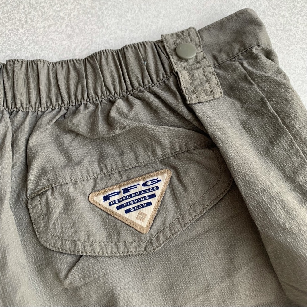 Columbia Men’s Vintage PFG Fishing Shorts Khaki Elastic Waist Size Medium - Picture 4 of 6